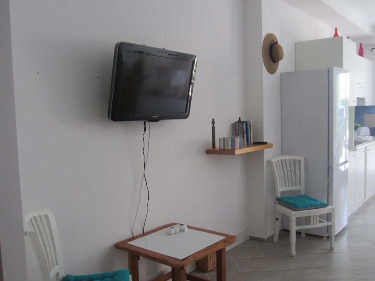 Monolocale San Pantaleo Apartman Kültér fotó